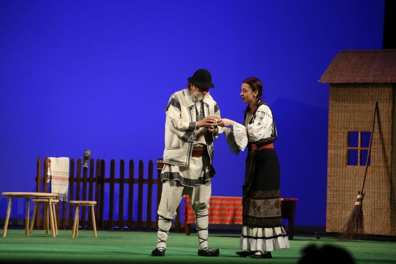 fata babei si fata mosului - spectacol pentru copii
